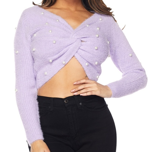 🎀LAST ONE🎀 Pearl Soft Crop Twist Sweater - Picture 3 of 8